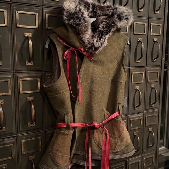 Tilla & The Textiles Wool Vest - Picture 6 of 10